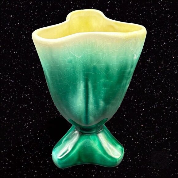 Vintage Early Pottery Vase Green Glaze Triangular Hand Made 7.25”T 4.5”W - Picture 4 of 16